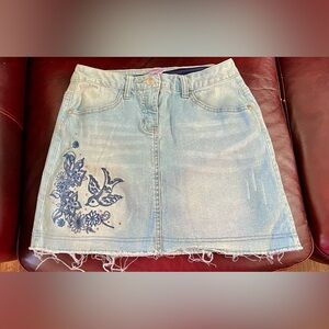 Justice Girls Size 14 Denim Embroidered Jean Skort  with 4 pockets.